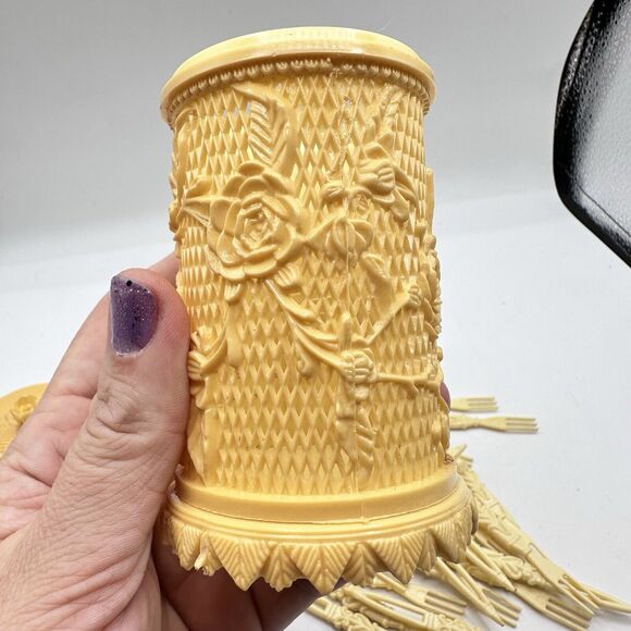 Vintage Hors D’oeuvre Fork Set In Celluloid Container Cocktail Rose lattice Tiki - Picture 8 of 16